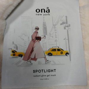 Ona Radiant Glow Gel Mask